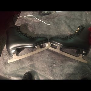 Riedell Ice Skates